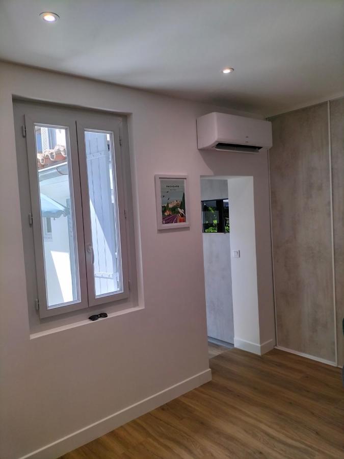אביניון Studio Terrasse, Intra-Muros, Climatise Avec Wifi מראה חיצוני תמונה
